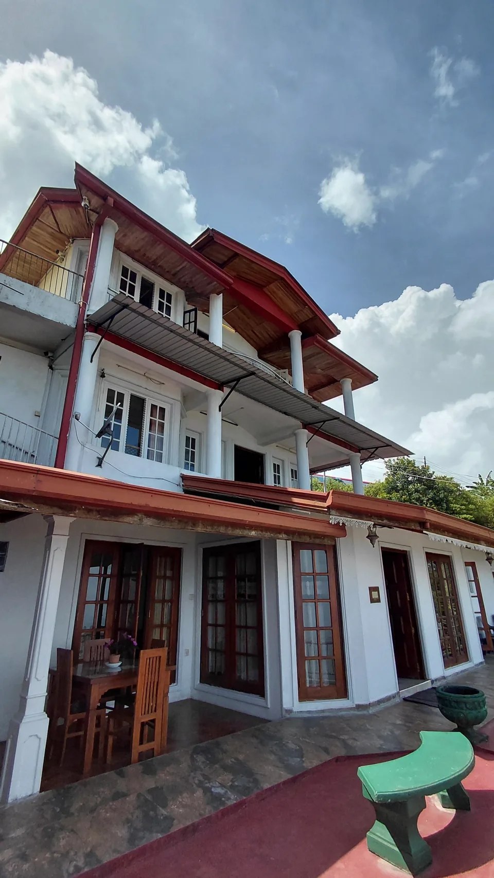 Exterior facade and veranda of The Mist property in Haputale.